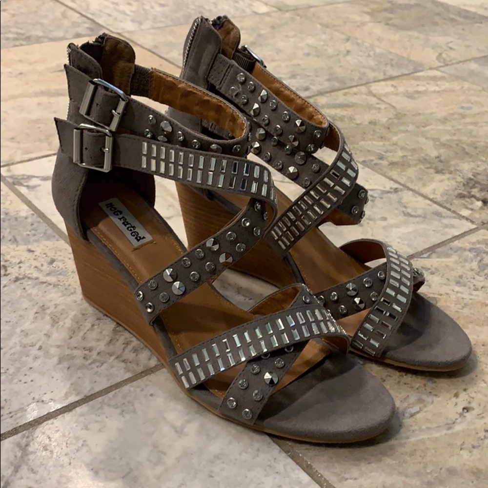 Serpentina Heels- New, never worn, Size 9.5
